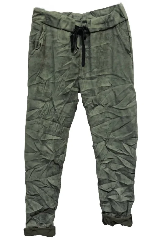 Women's Suede Solid Crinkle Jogger In Army Green