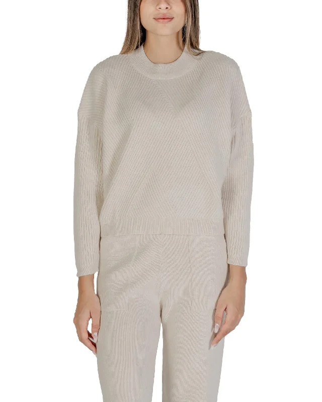 Clera© Cler Womens Beige Ribbed Knit Crewneck Sweater