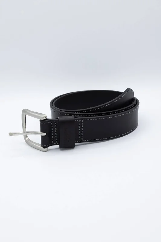 Weatherproof Vintage Leather Belt for Men in Black | WP303190