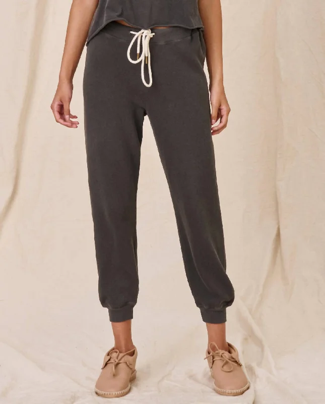 Cropped Sweatpant In Washed Black